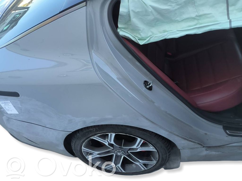 Panel lateral trasero