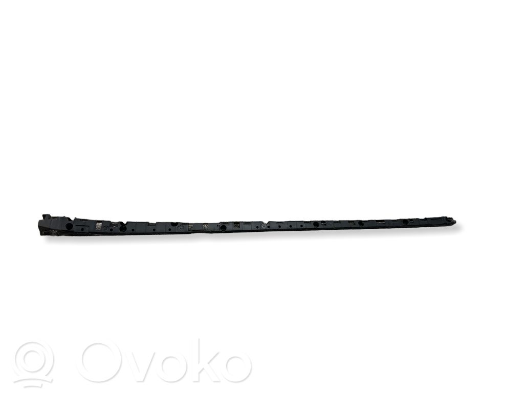 Sill supporting ledge   104669100B,NADE