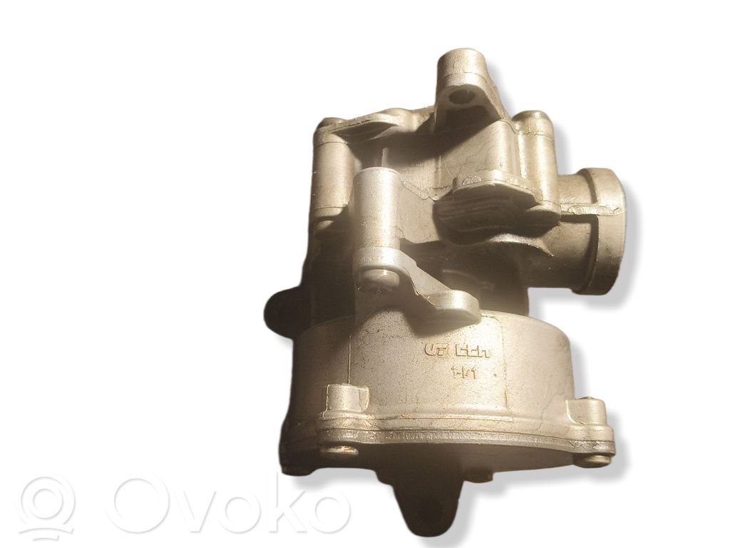 Audi A6 S6 C7 4G Oil pump 