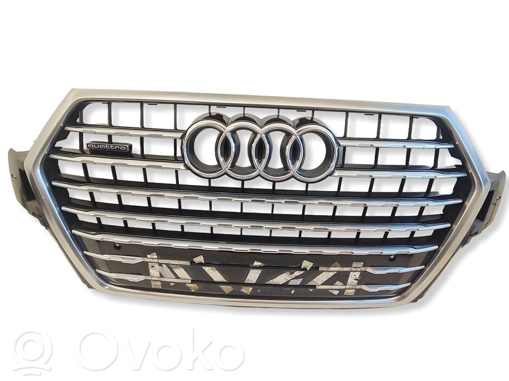 Audi Q7 4M Maskownica / Grill / Atrapa górna chłodnicy 