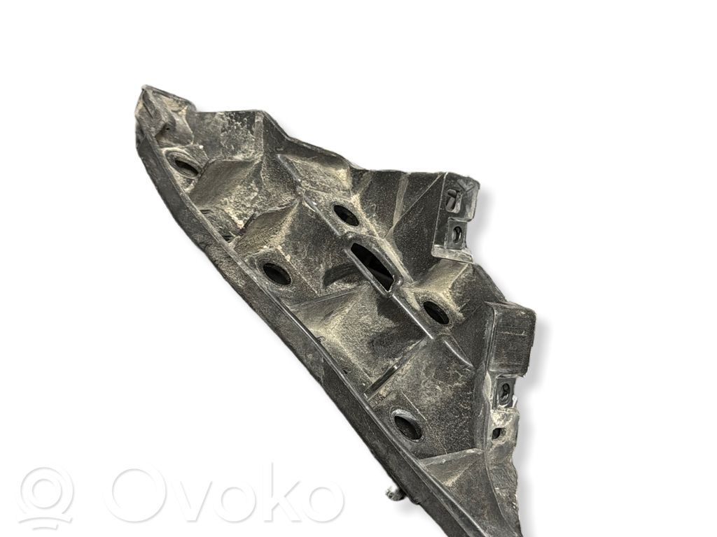 Audi Q7 4M Fender mounting bracket 