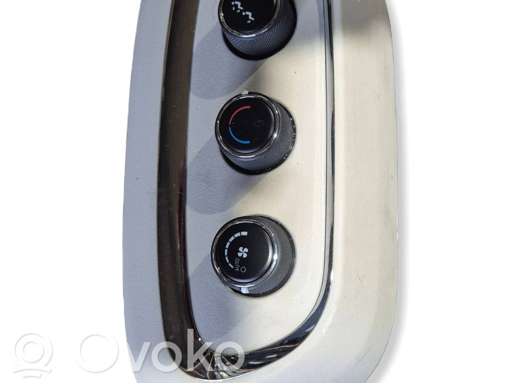 Dodge Durango III Climate control unit 