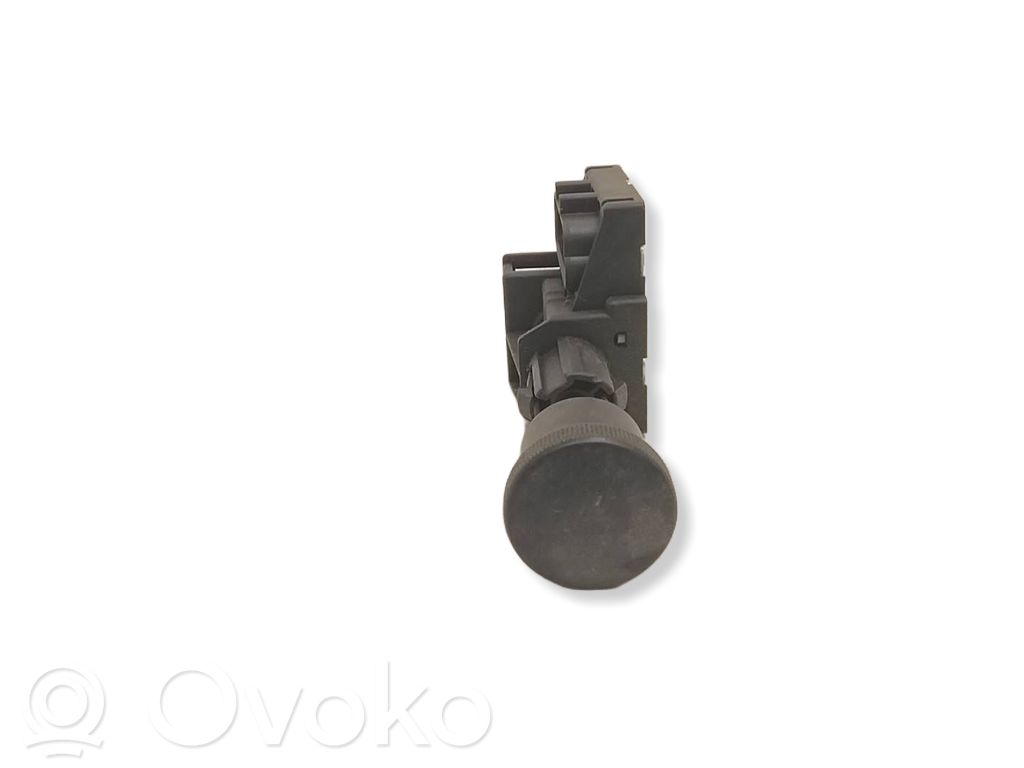 Fog light switch