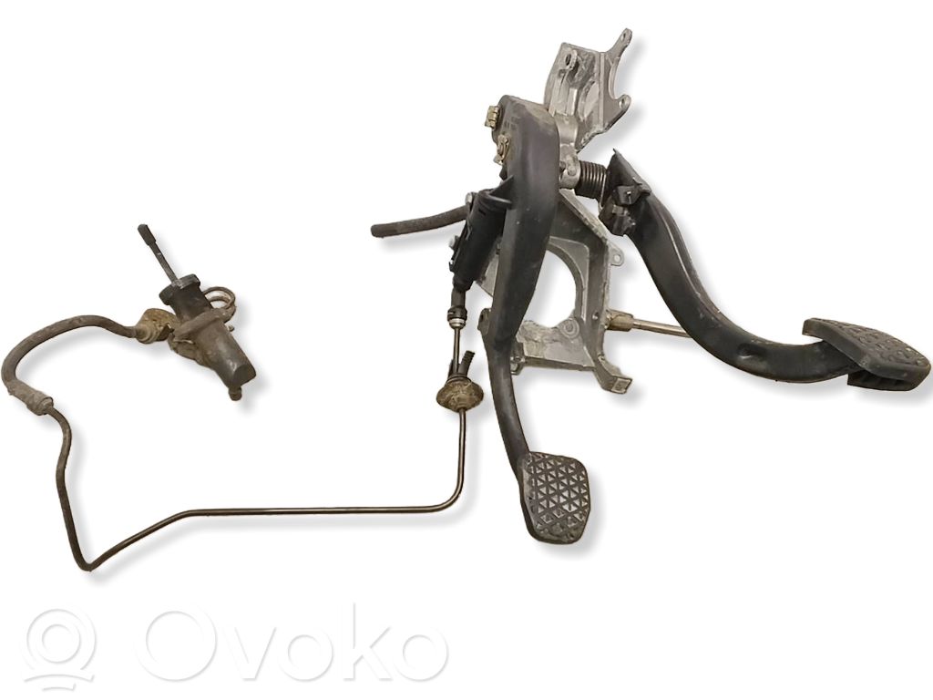 Pedal assembly   42223703