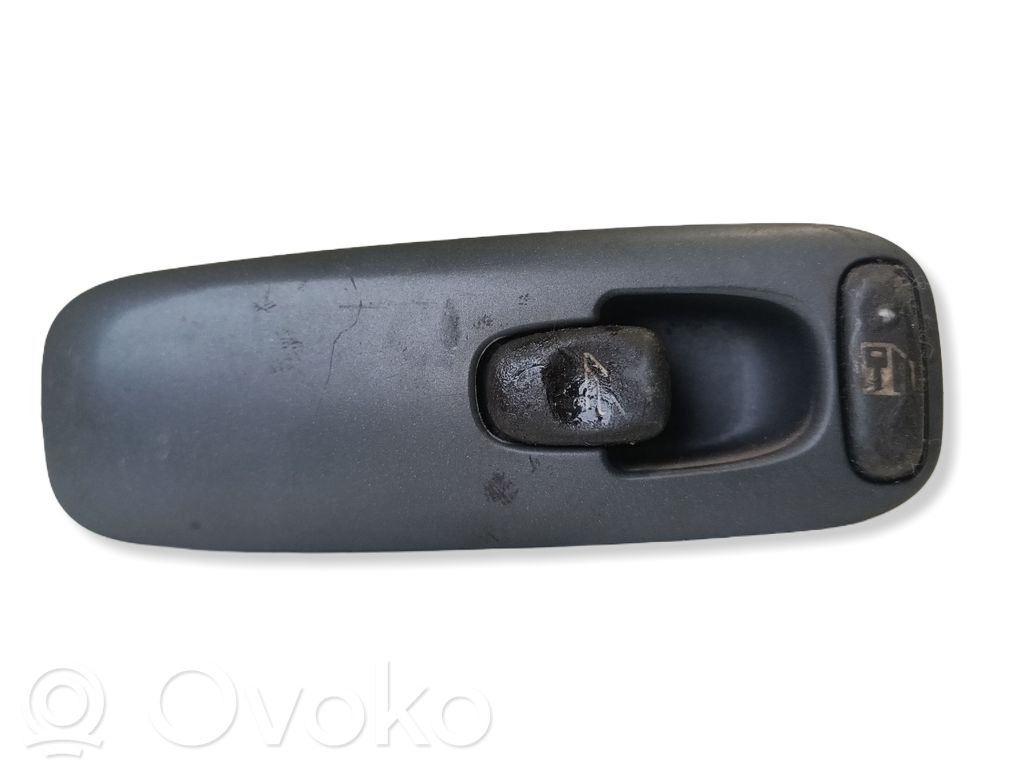 Volvo V70 Front door window switch trim 
