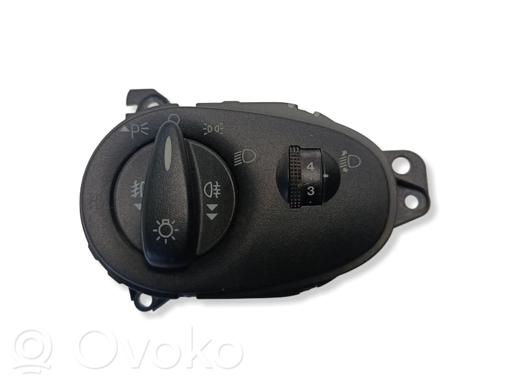 Valokatkaisija   2M5T13A024EA