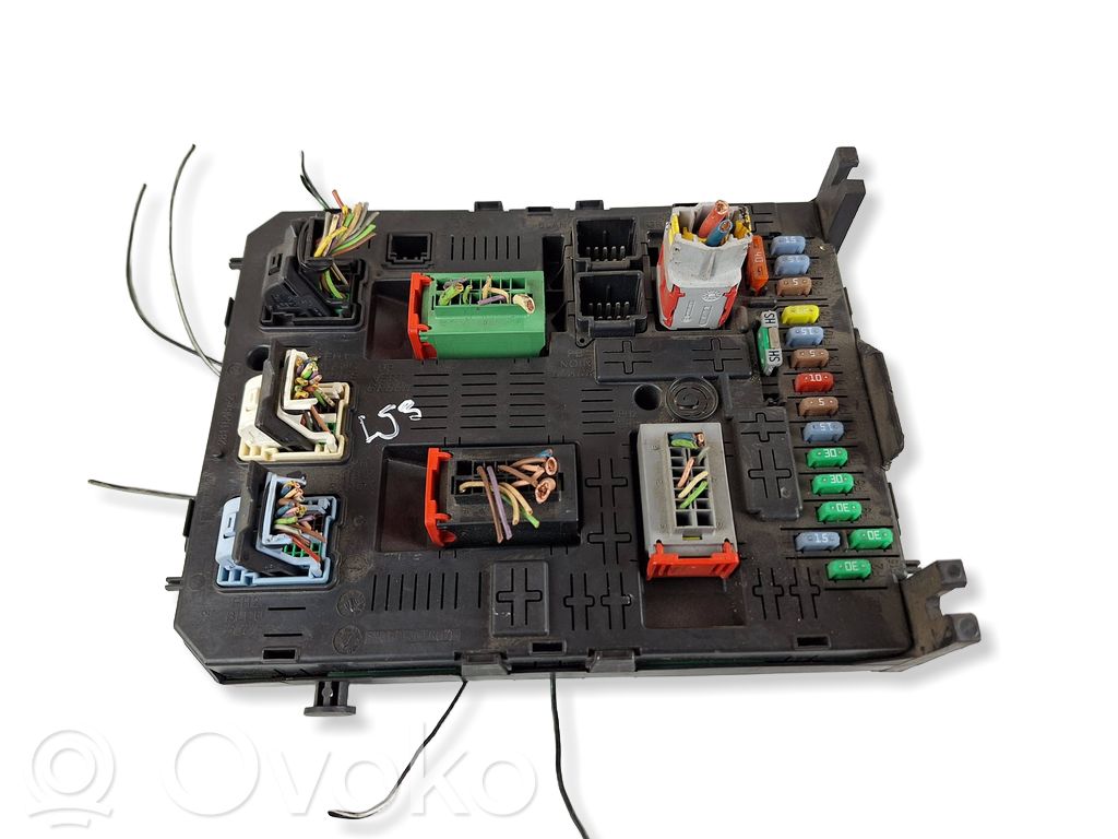 Peugeot 407 Fuse module 