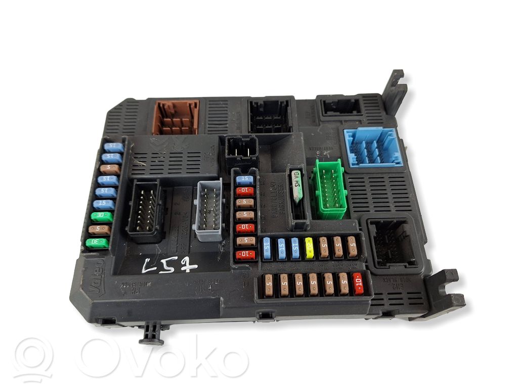 Peugeot 208 I Fuse module 