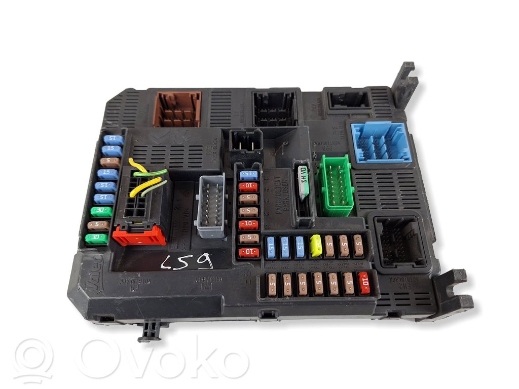Peugeot 208 I Fuse module 