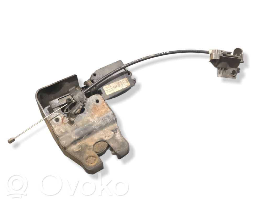 BMW 7 E65 E66 Aizmugurējā pārsega slēdzene 