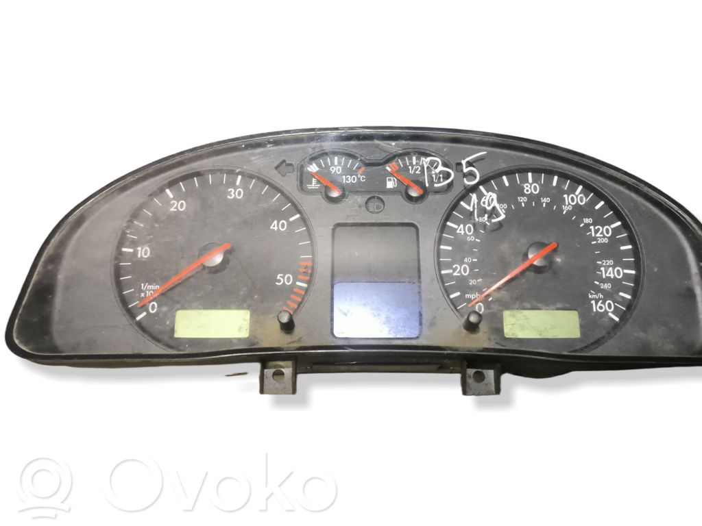 Volkswagen PASSAT B5 Velocímetro (tablero de instrumentos) 
