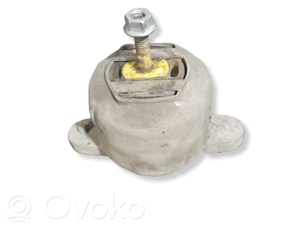 Engine mount bracket   65398,AV208,MP4703