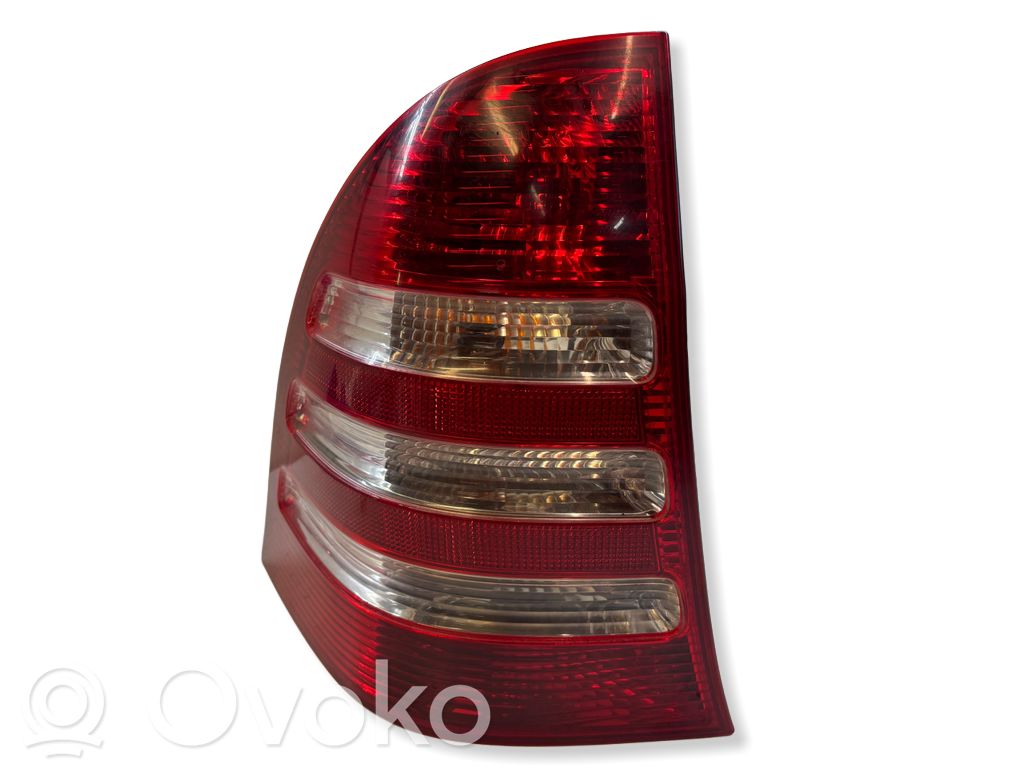 Mercedes-Benz C W203 Lampa tylna 