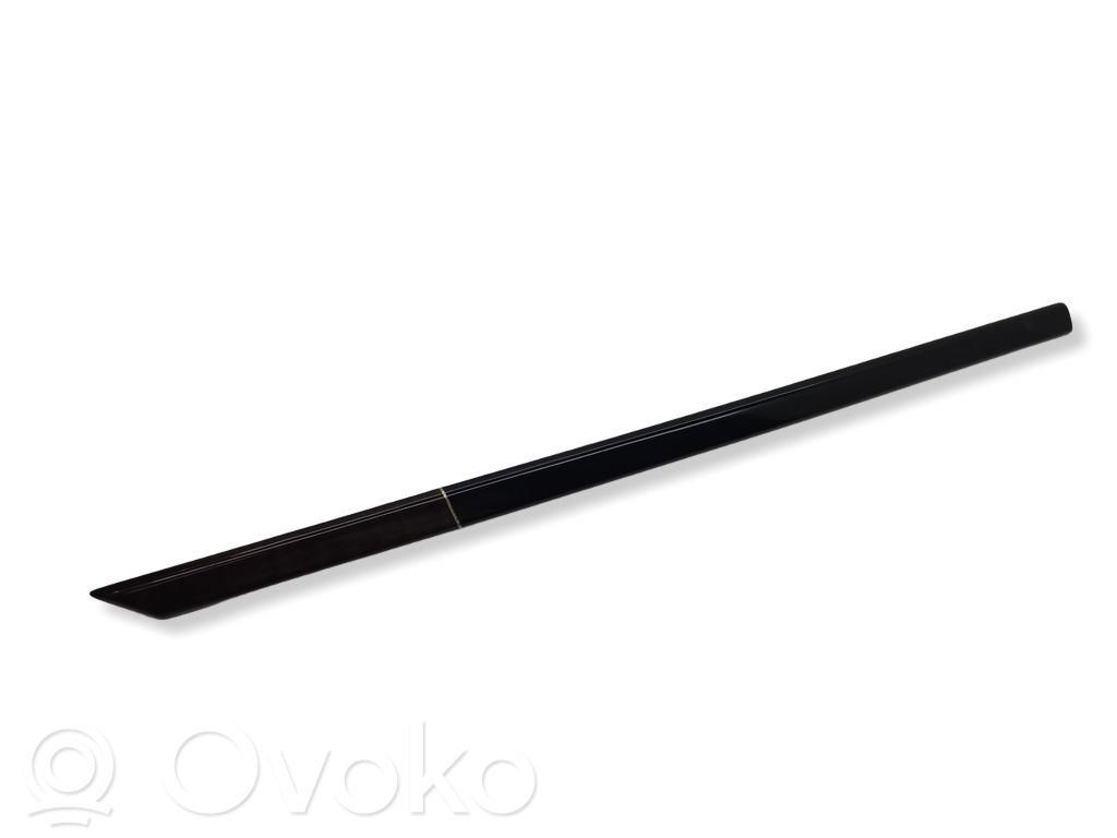 Apšuvums aizmugurējām durvīm   7050885