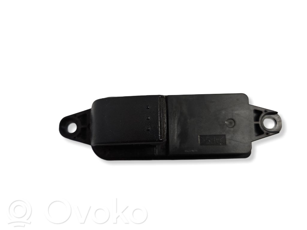 Electric window control switch   CC3366370A