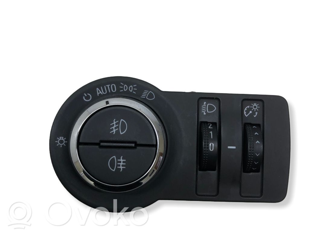 Opel Astra J Light switch 