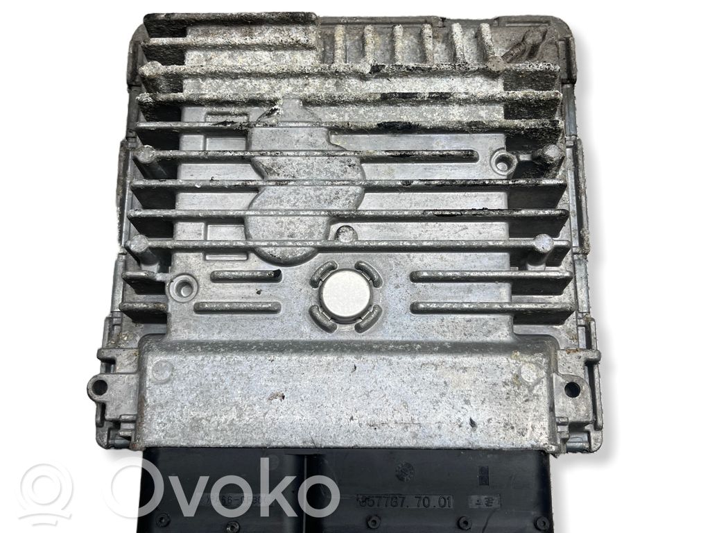 Volkswagen Golf VI Engine control unit/module 