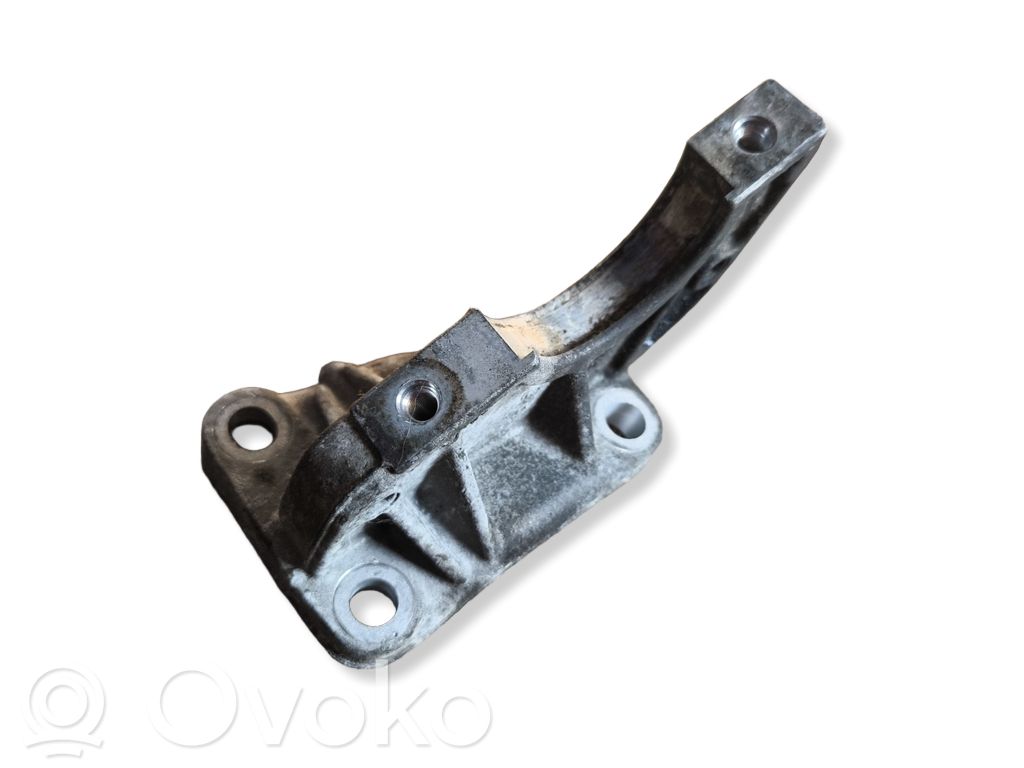 Renault Clio IV Engine mounting bracket 
