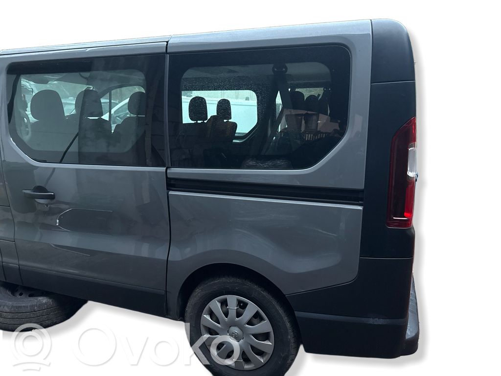 Opel Vivaro Panel lateral trasero 