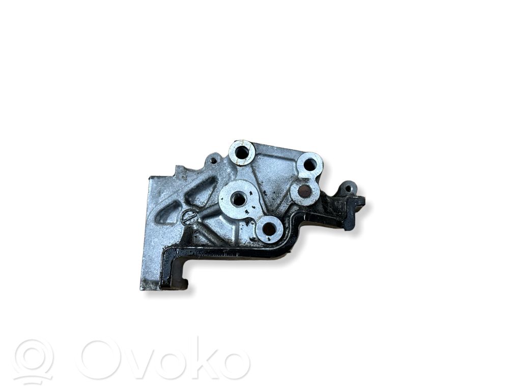 Subaru Outback Cita dzinēja detaļa 