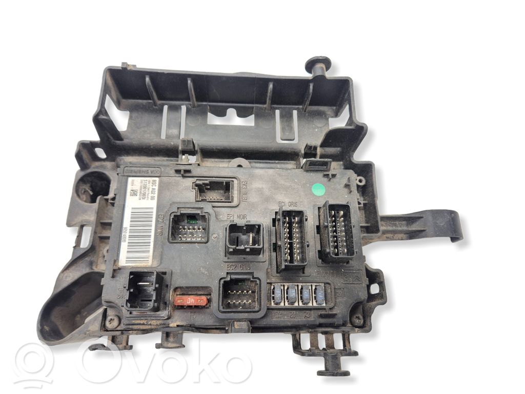 Peugeot 407 Drošinātāju bloks 
