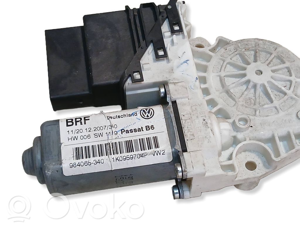 Volkswagen PASSAT B6 Motorino alzacristalli della portiera posteriore 