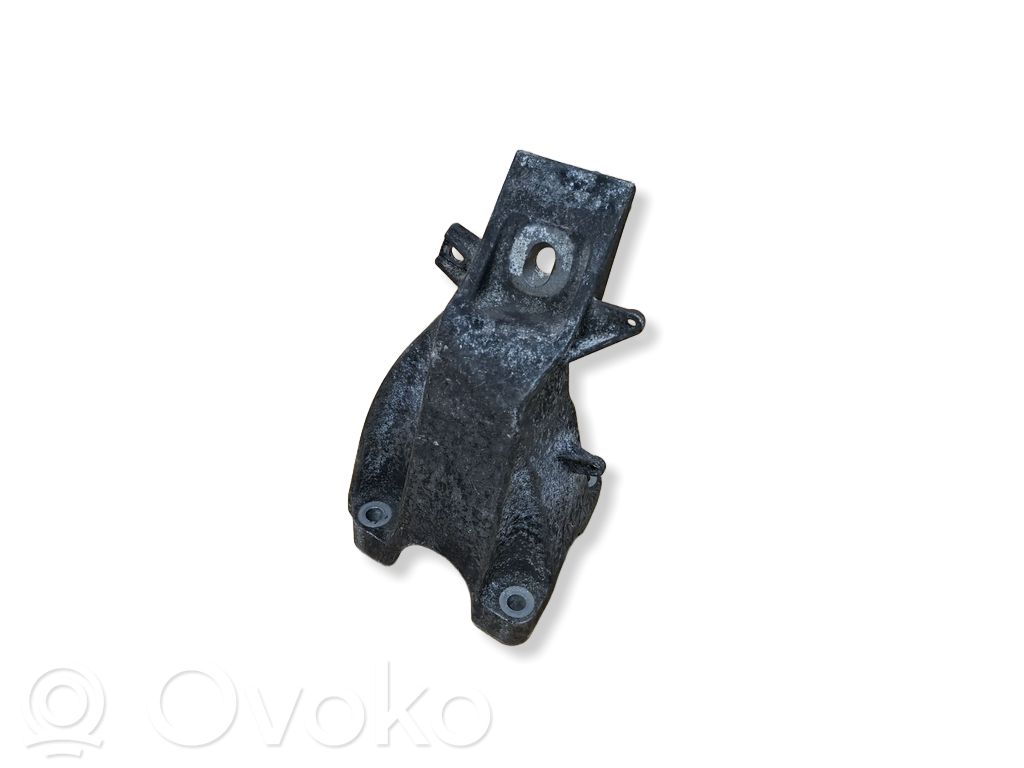Engine mounting bracket   6780143,22116780143,22116882035,6882035