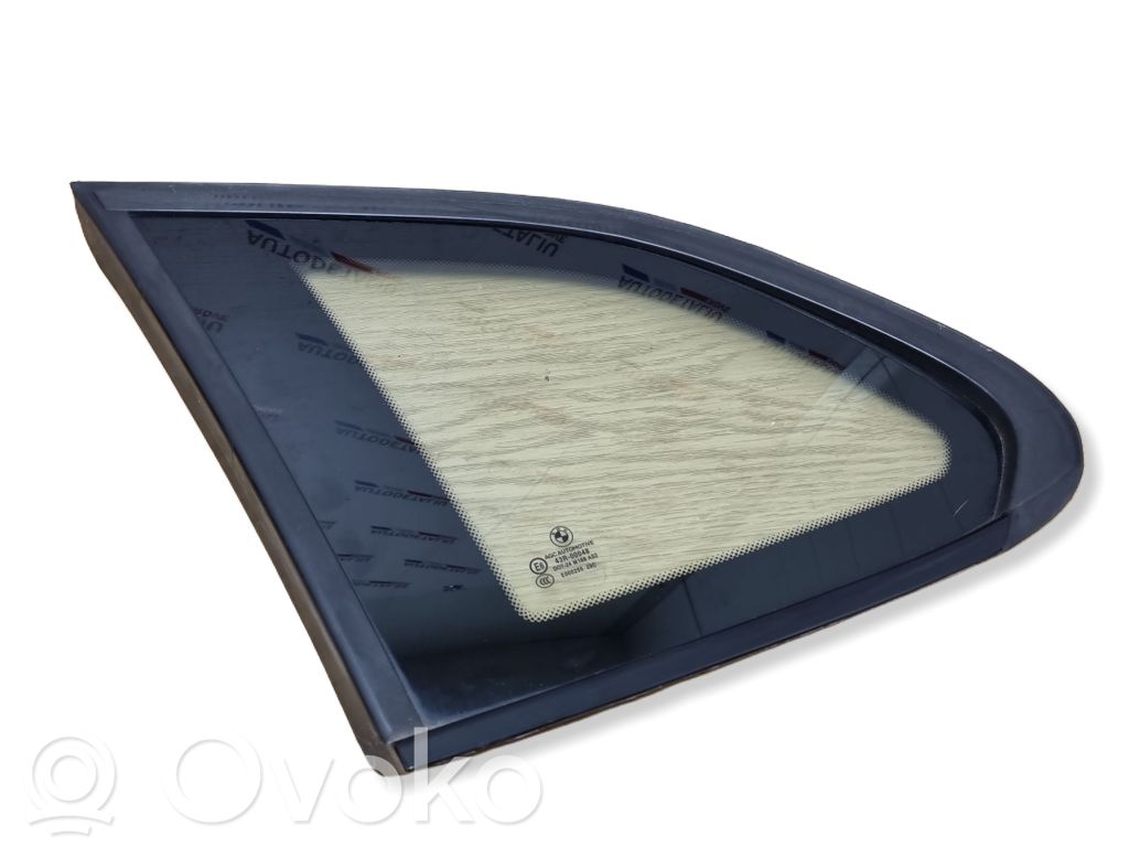 Vidrio lateral trasero   2991377,2991375