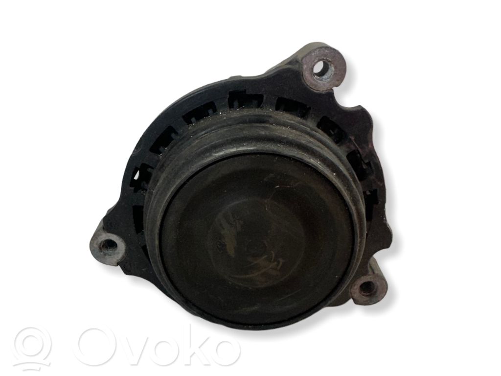 Engine mount bracket   6787659,210917