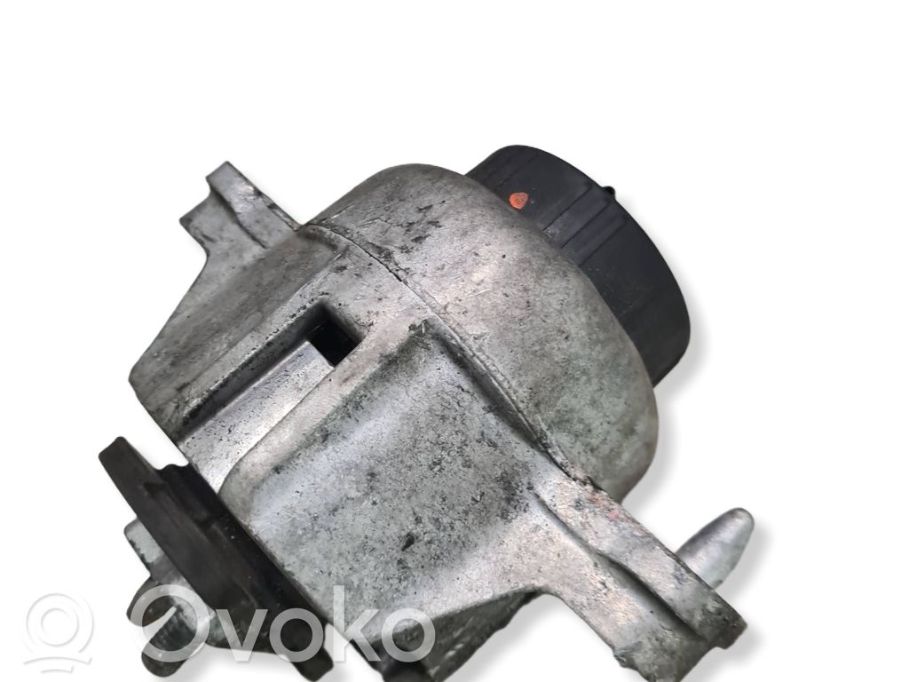 Jaguar XE Engine mount bracket 