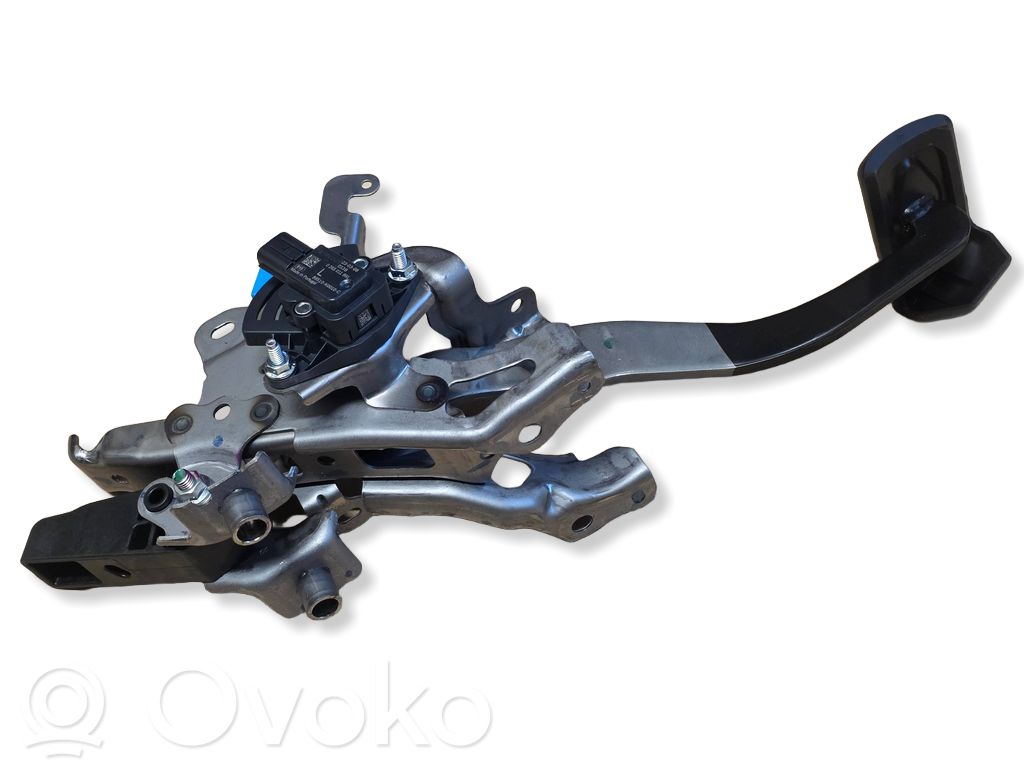 Toyota Yaris Cross Brake pedal 