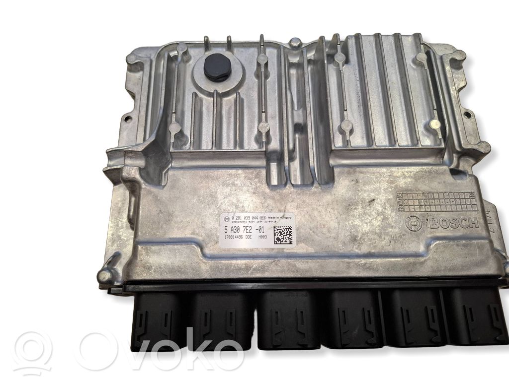 BMW 5 G30 G31 G38 Engine control unit/module 