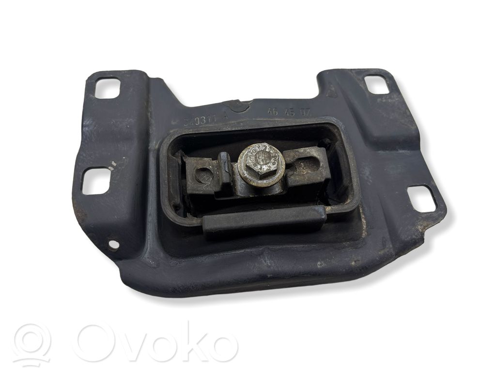 Ford C-MAX I Engine mount bracket 