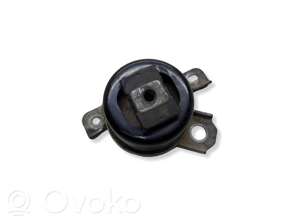 Volvo V70 Engine mount bracket 
