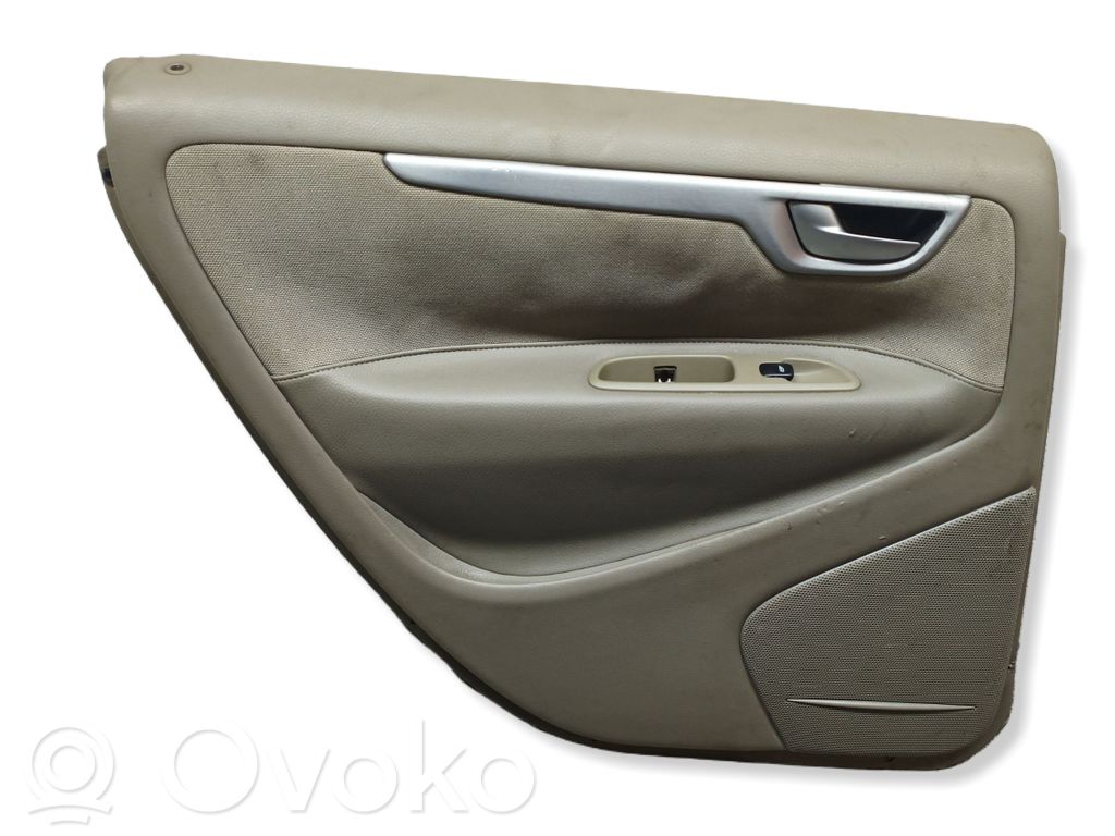 Volvo XC70 Apšuvums aizmugurējām durvīm 