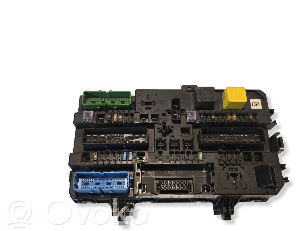 Opel Astra H Saugiklių blokas 