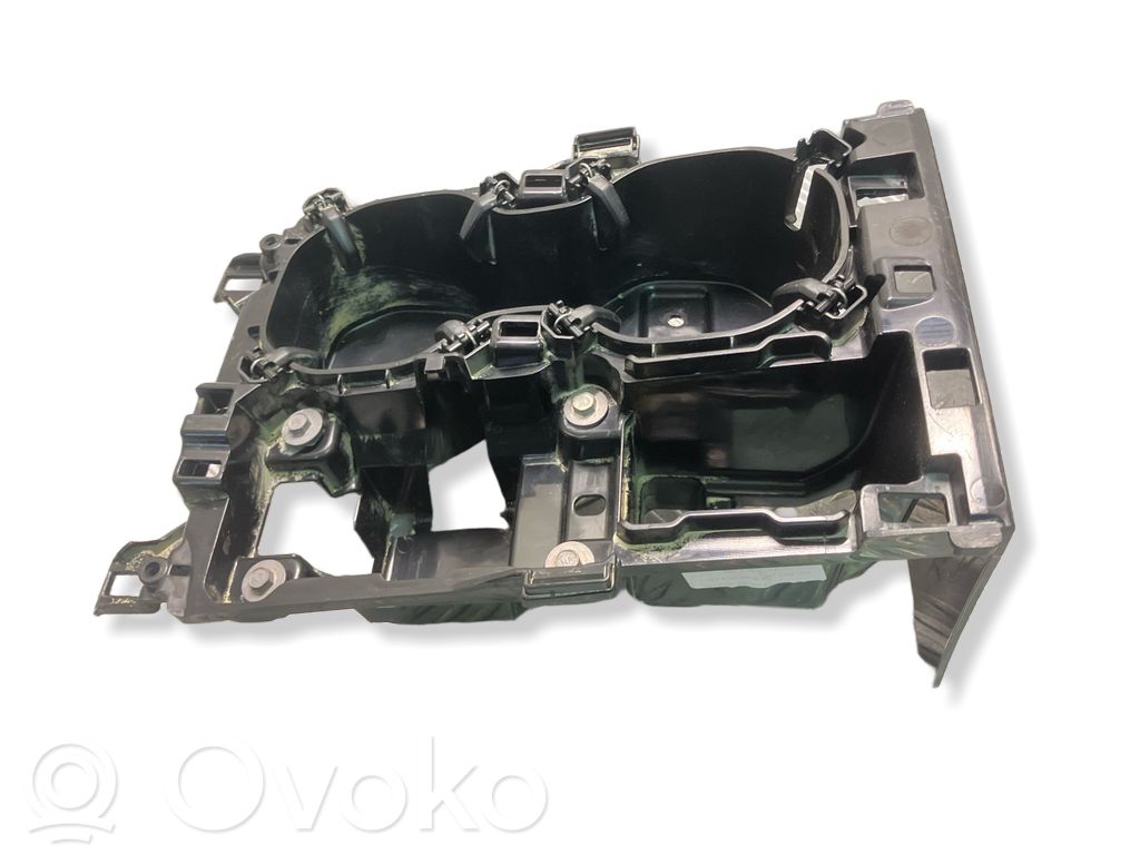Volvo XC40 Mukiteline edessä 