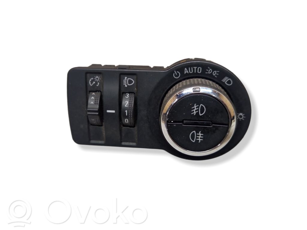 Light switch   10026917,20131121