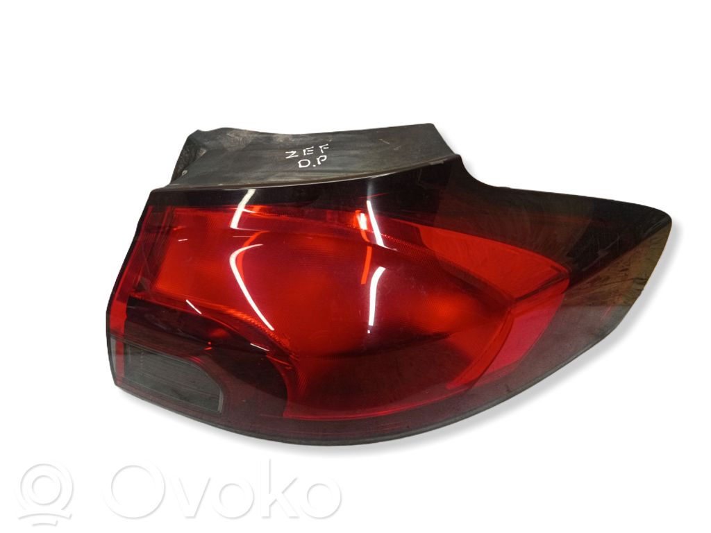 Opel Zafira C Lampy tylnej klapy bagażnika 