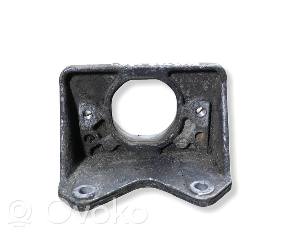 Engine mounting bracket   107258