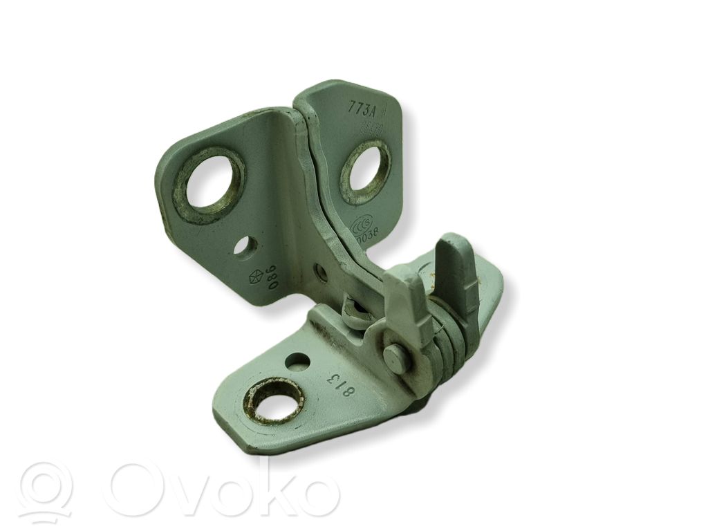 Chrysler Pacifica Front door lower hinge 
