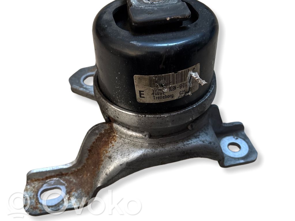 Volvo XC60 Engine mount bracket 