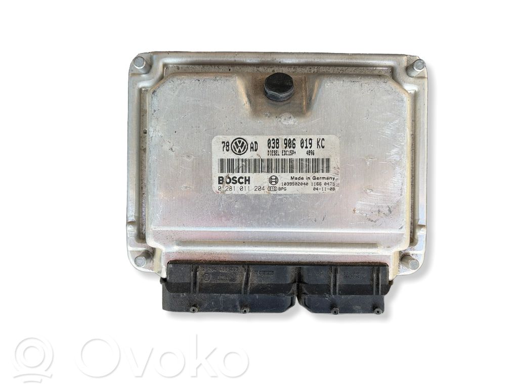 Volkswagen PASSAT B7 Engine control unit/module 