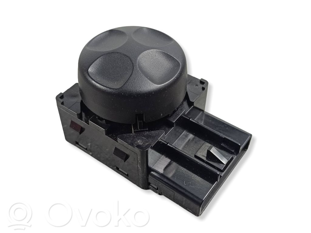 Jeep Grand Cherokee Seat control switch 