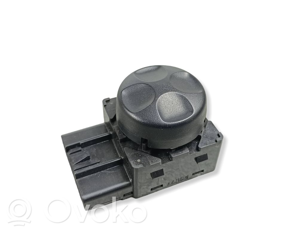 Seat control switch   56046232AB,36382