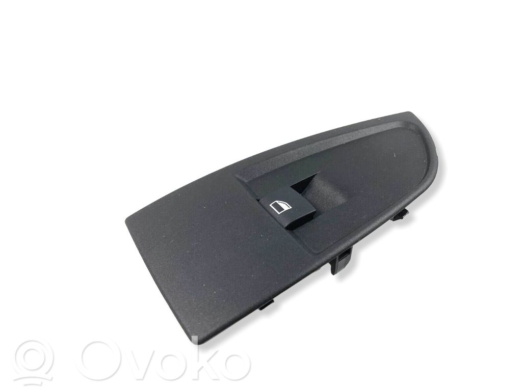 Electric window control switch   7303633,9208107