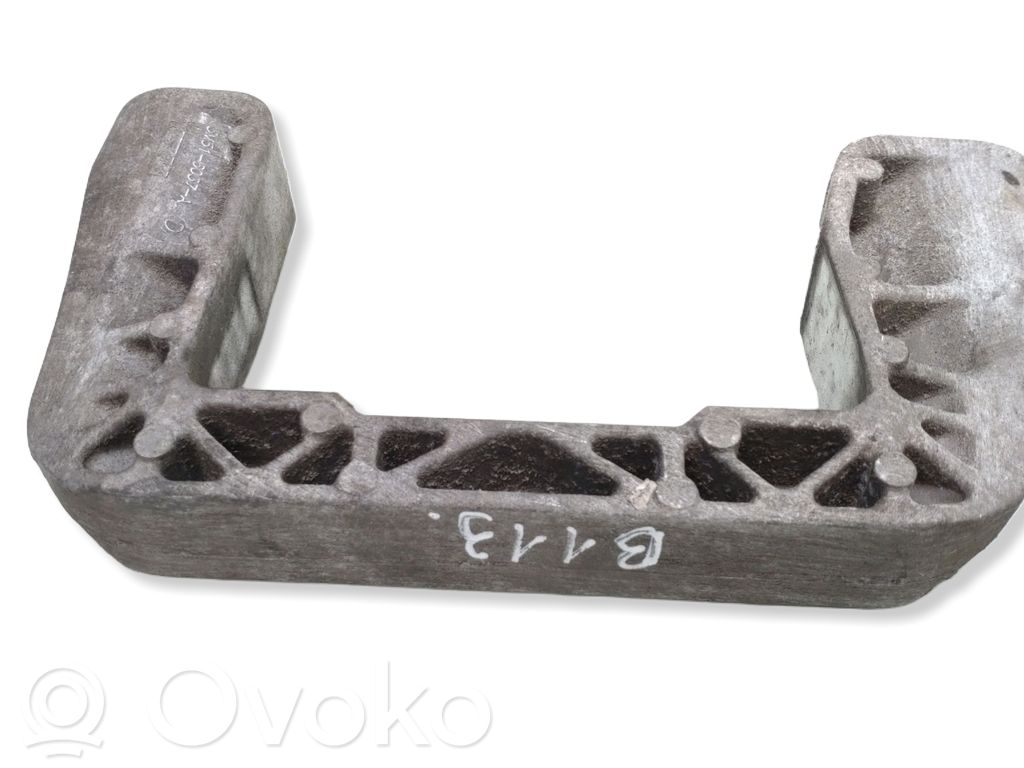 Ford Focus Engine mounting bracket 