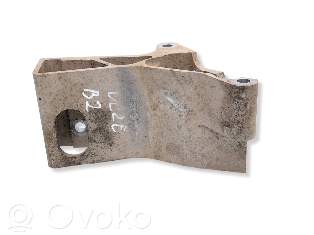 Volvo XC90 Gearbox mounting bracket 