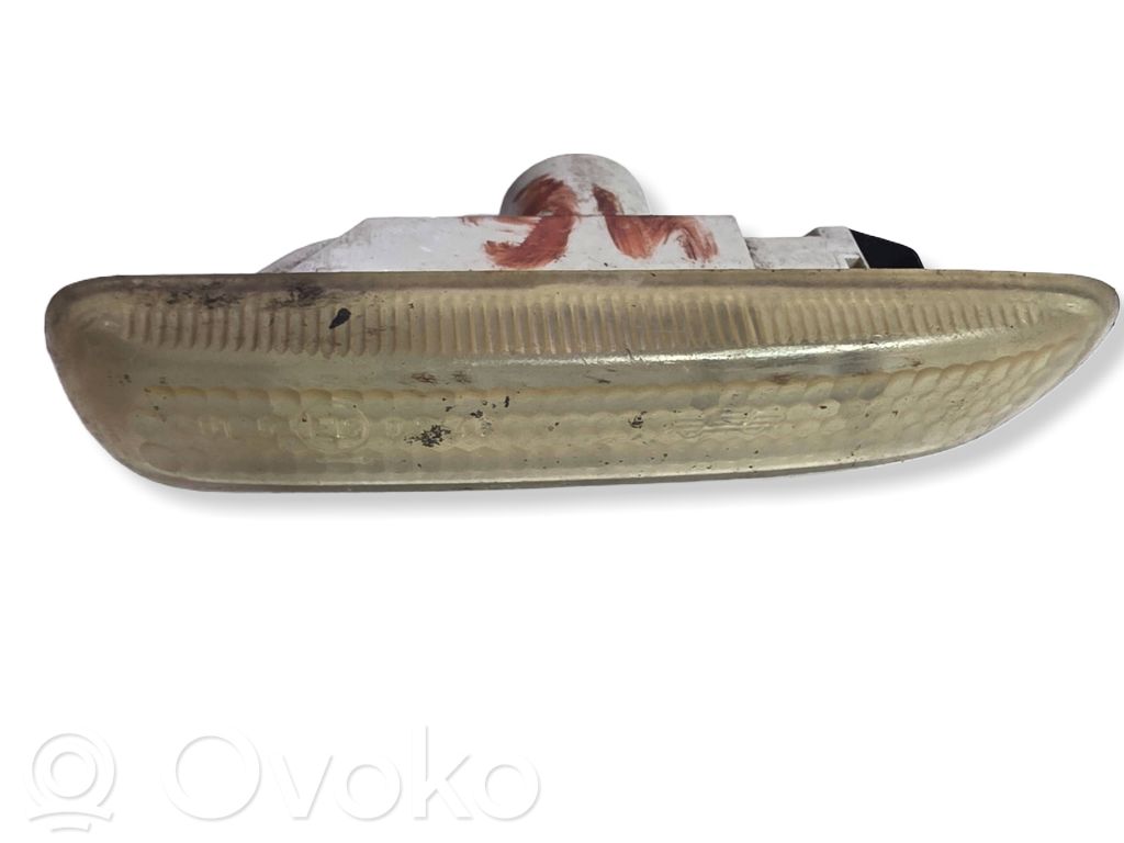 BMW 3 E46 Front fender indicator light 