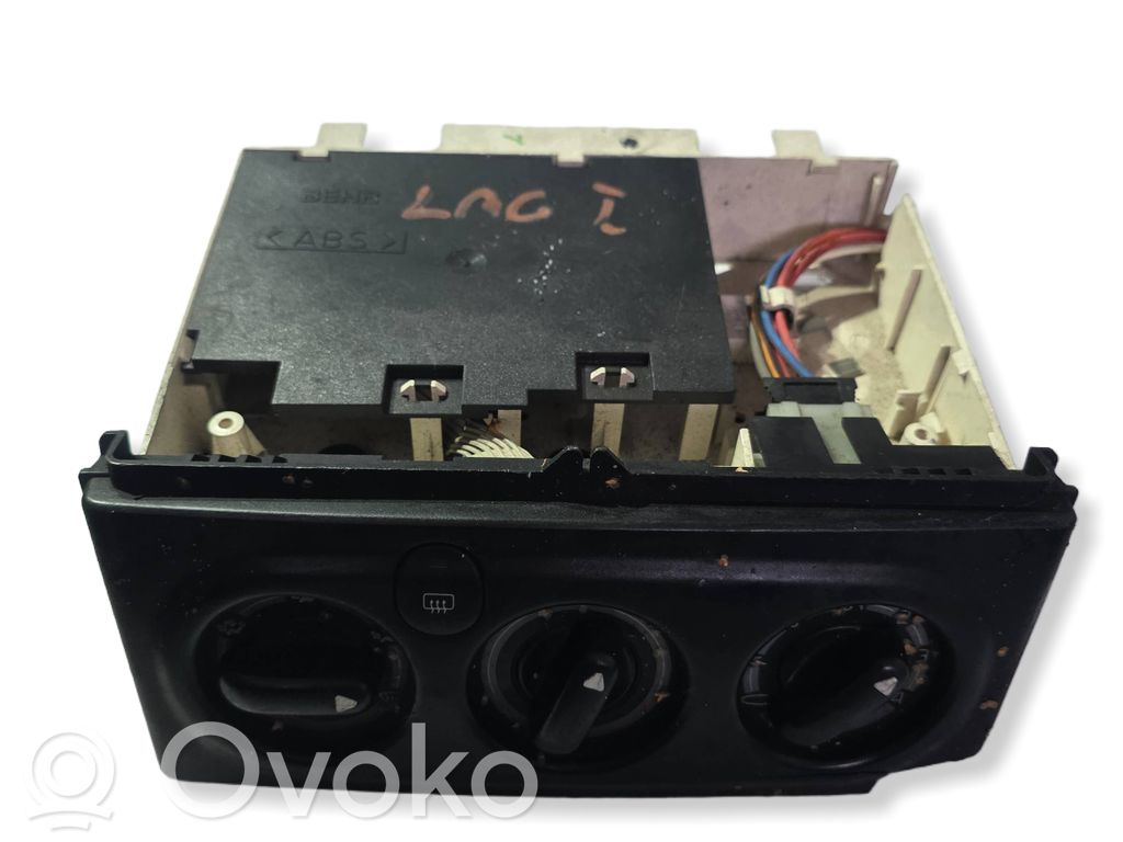 Renault Laguna I Climate control unit 